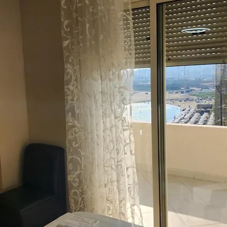 Rei ' S Apartment On The Sea Durres Exterior photo
