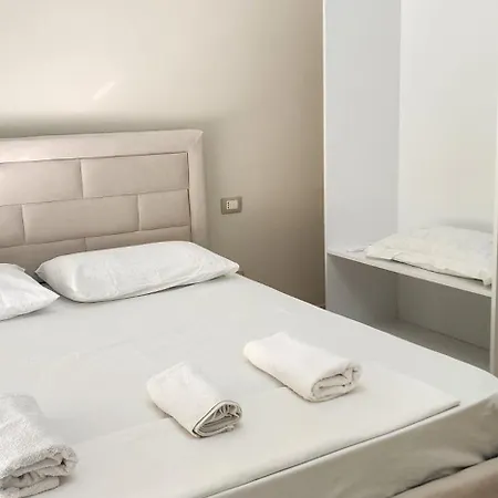Rei ' S Apartment On The Sea Durres Exterior photo